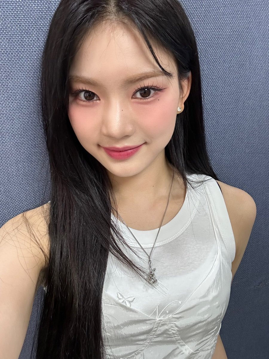 catisisa's tweet photo. 우리집 효녀 고양이 그거 아이사잖아🐈‍⬛🤍 https://t.co/1RYB6LCn0V