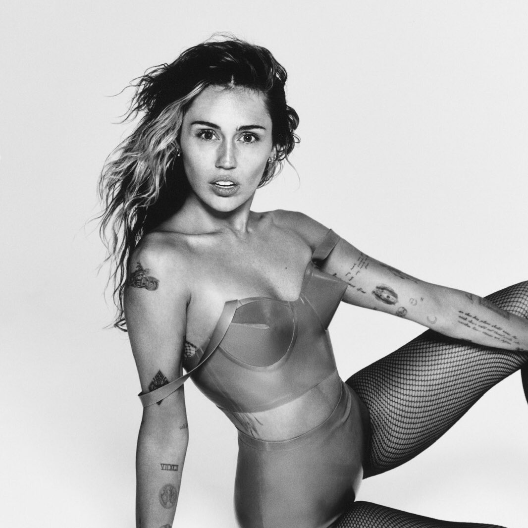 Miley Cyrus Perú tweet media