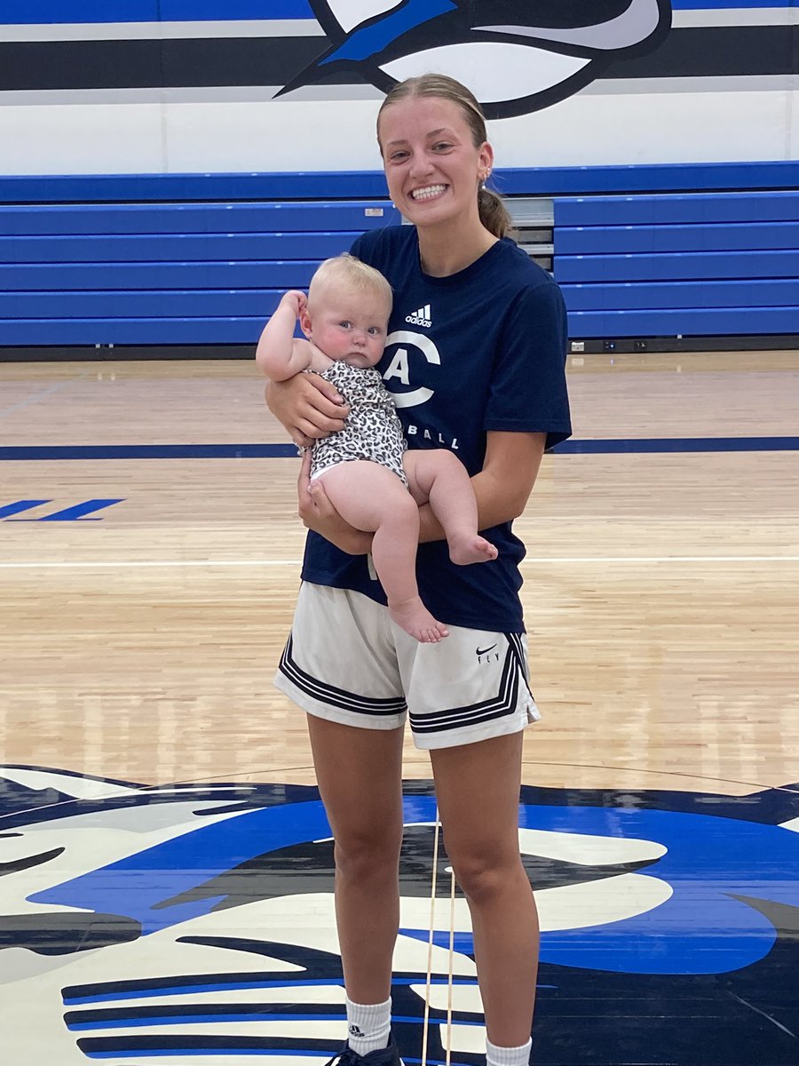 Look who’s back from California putting in work! Success leaves clues…<a href="/_claraglad/">Clara Glad</a> 
Once a Royal, Always a Royal