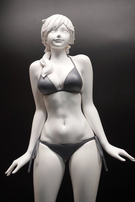 はよ型を作りたいのう。型自体はいつも通りブロックで作って石膏裏打ちで行くか……と心の中で決めつつあるけどシリコーン離型剤を筆で塗るかエアブラシで吹くかどっちが良いか考え中。エアブラシは下手にやると原型が太るので筆かなぁ。 