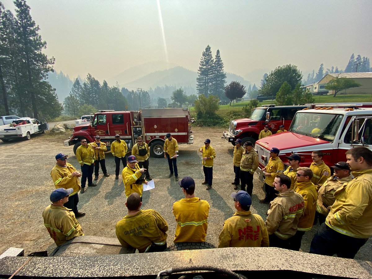 PCP_FIRE's tweet image. Peardale Chicago Park Firefighters are still working up north apart of 4101 Charlie Strike Team out of Nevada County. They continue to be assigned to what’s called the #HappyCampComplex in the Klamath and Siskiyou County areas...