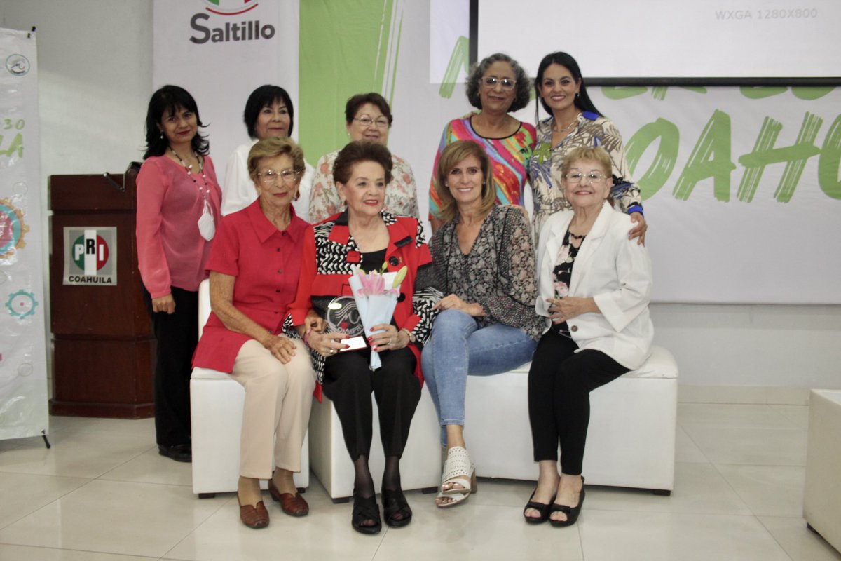 onmpri_saltillo's tweet photo. Nuestro más sincero reconocimiento para Socky Villar de Moeller, ejemplo de amor, sensibilidad, liderazgo y lucha.

¡Si reconocemos a una mujer, nos reconocemos todas! 👏 

#MujerEsCoahuila2030 

#Saltillo #Coahuila https://t.co/3t1etuKbc9