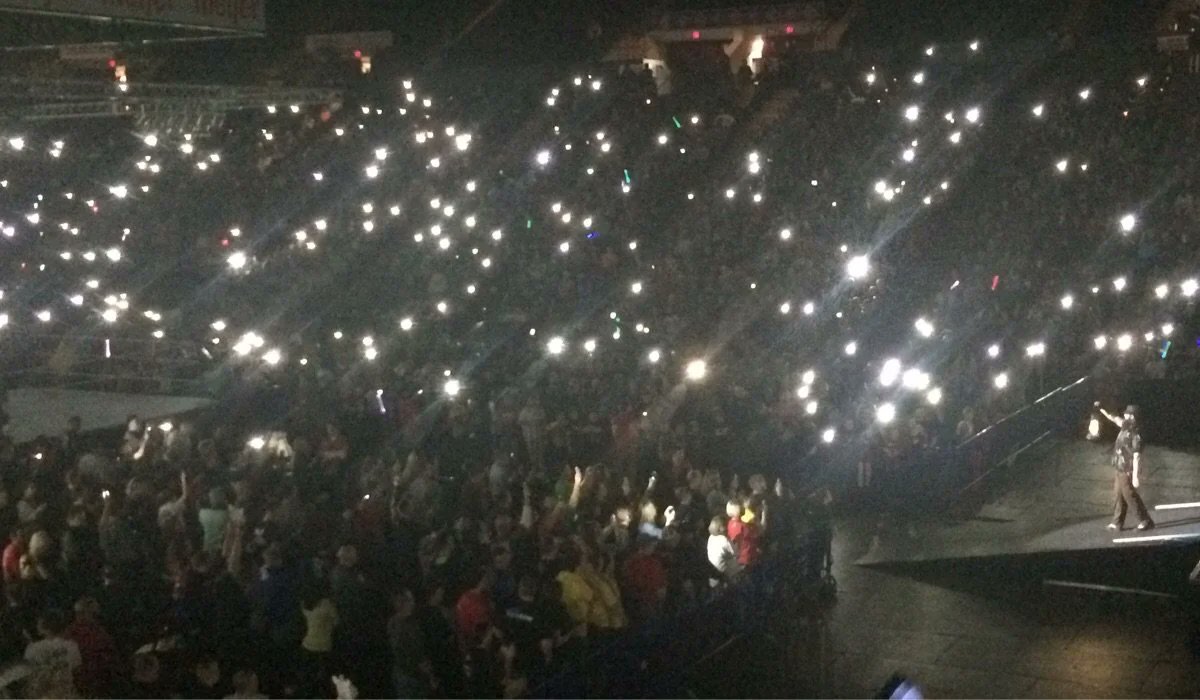 Fightful's tweet photo. He got the whole world in his hands. https://t.co/N5JBSTQxJ7