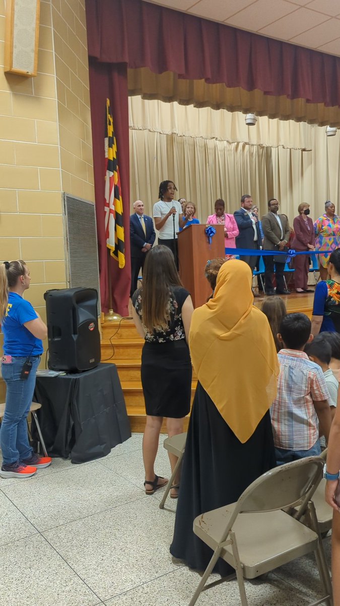 ECiganek's tweet photo. Shout out to everyone @WoodbridgeES and all the special guests tonight for bringing decades of people together for the 50th anniversary! What a great turnout and lovely ceremony. It was so nice seeing everyone. ❤️ https://t.co/kt7CNBkCYd