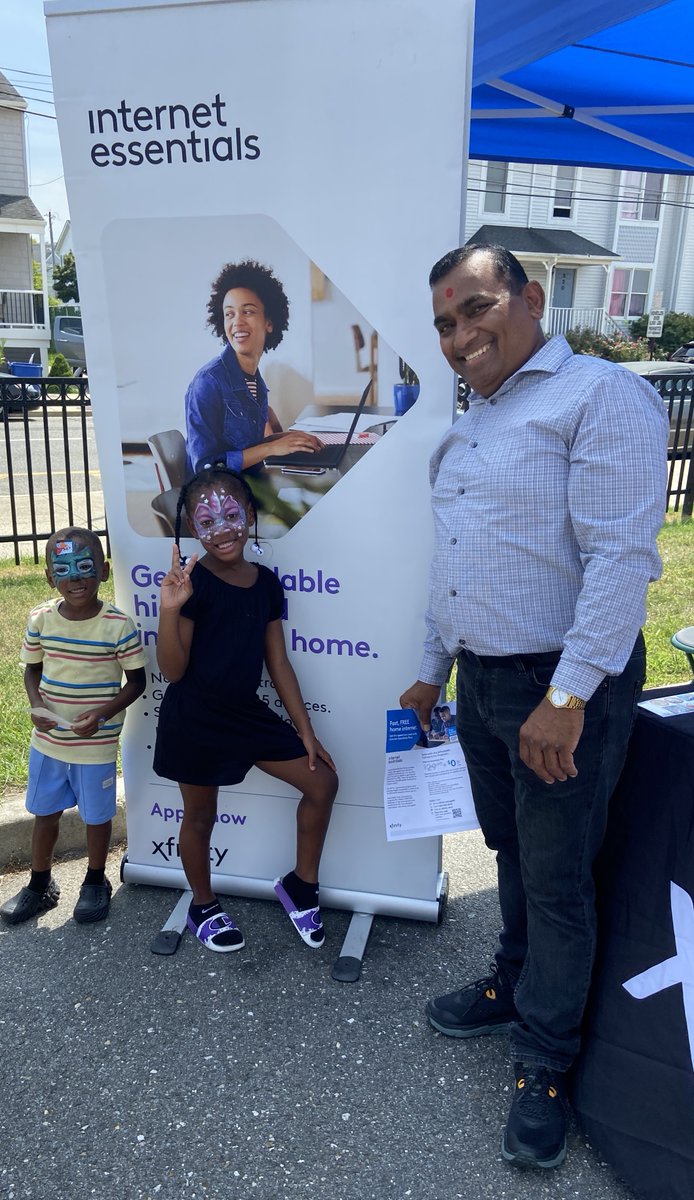 KimSmith527's tweet image. The @ComcastPhillyNJ crew had a great time this week meeting families in Atlantic City at the @ACPublicSchools Back to School Bash. Fun activities, cool snacks and lots of info shared about #InternetEssentials and the Affordable Connectivity Program!