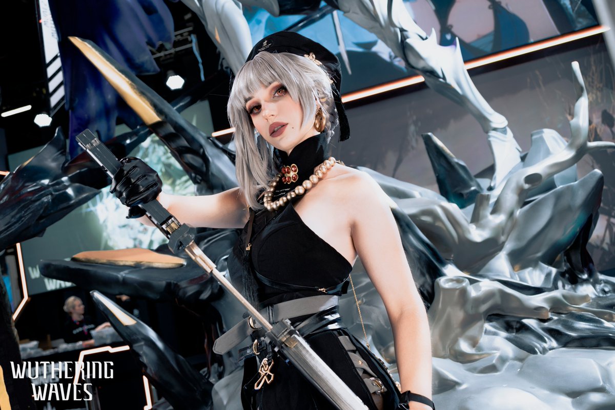 Wuthering_Waves's tweet photo. Dear Rovers, 
The vibe is heating up at Wuthering Waves' booth!  
Join the Resonators in challenging the Crownless! Who will you fight along with? #WutheringWavesGamescom https://t.co/fRdDrnSpaK