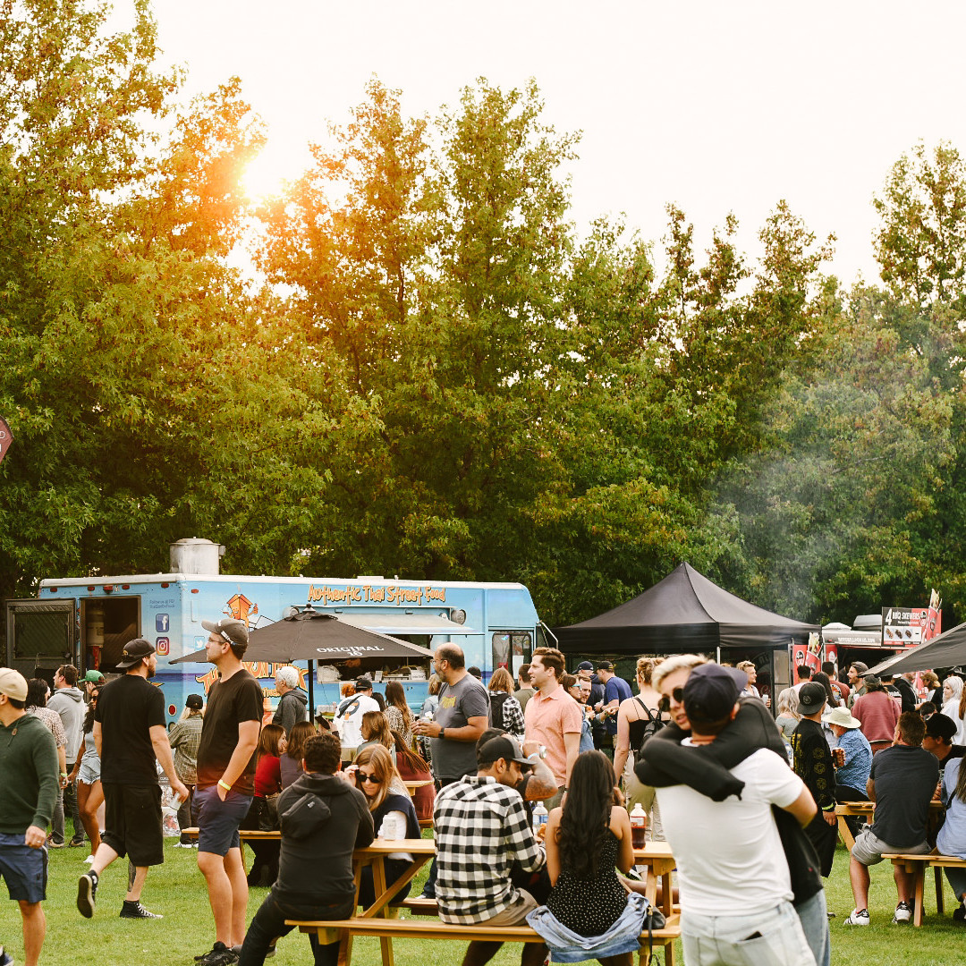 From sizzling bites to sweet delights, this year's food truck lineup at #AmblesideFestival was a feast for the senses! 🍔🍦🌮 Who else is still dreaming about those flavors? 😋