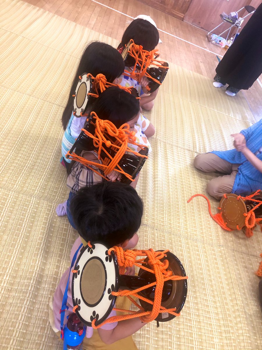 tazae2's tweet photo. ほくさい音楽博
体験会

【すみだ巡業vol.8】
として無事開催！

小鼓体験
と
シャミコ体験
など

子ども達の興味は
無限に
広がる！！

大人達も
子ども達を見習おう！

#和楽器　#ほくさい　#シャミコ https://t.co/KKzby5NTCw