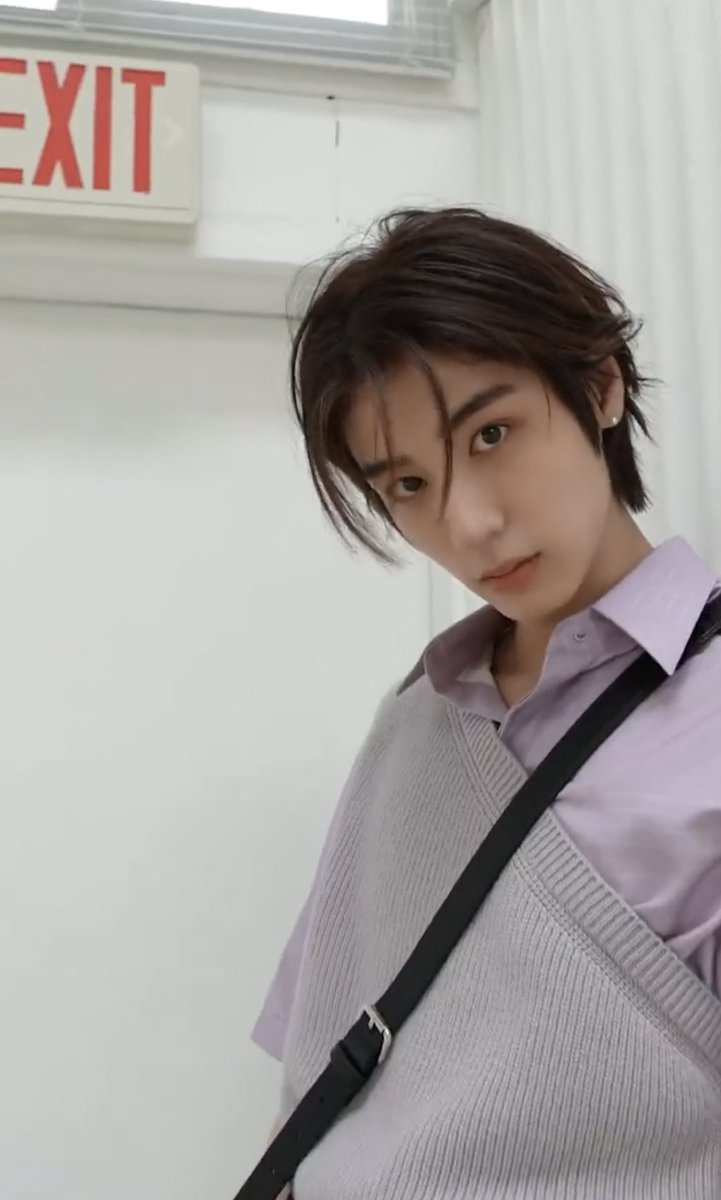 leehanarchive's tweet photo. pretty boy ❤️‍🩹 https://t.co/BeupuwtPFw