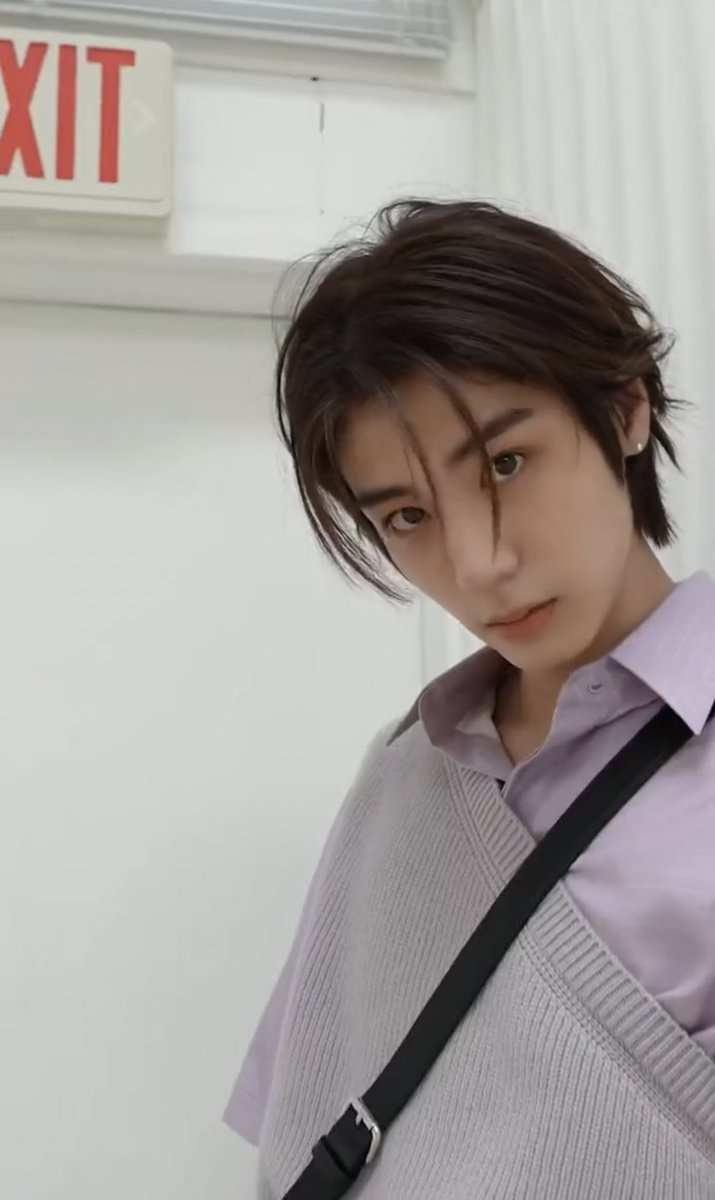 leehanarchive's tweet photo. pretty boy ❤️‍🩹 https://t.co/BeupuwtPFw