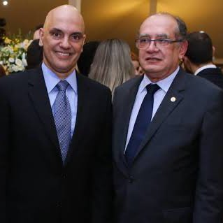 choquei's tweet photo. 🚨ATENÇÃO: Gilmar Mendes e Alexandre de Moraes votam no STF para que o porte de maconha seja de 60 gramas. Roberto Barroso vota para que seja 100 gramas. #descriminalizaSTF https://t.co/sPizVhKJI2