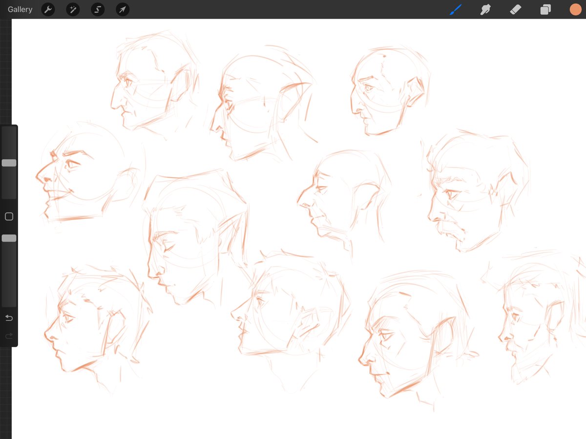 doodlejoops's tweet photo. People got nice shapes https://t.co/q6BO6xt8MF