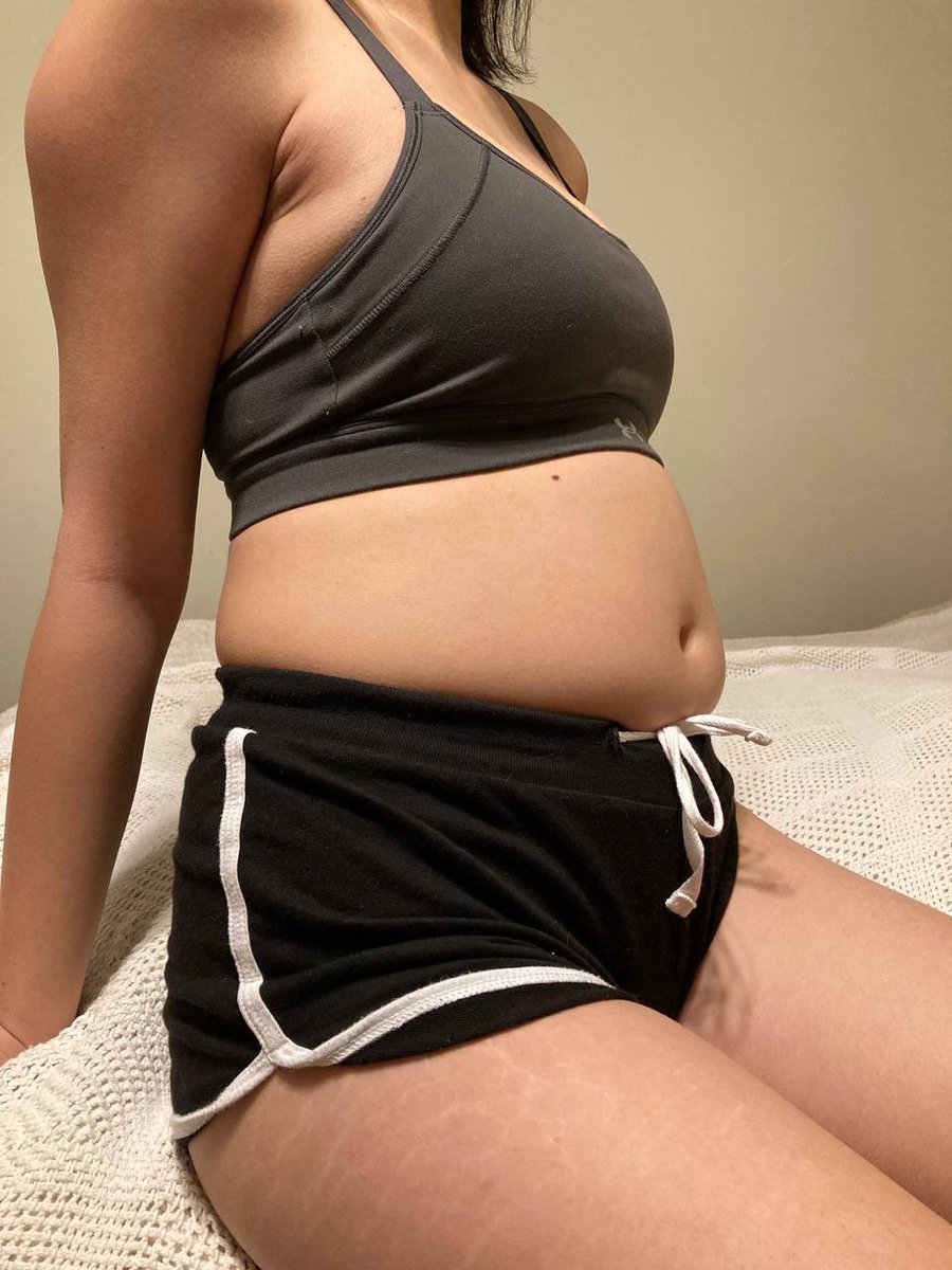 Lily • Belly Stuffing 🤰🏻 tweet media