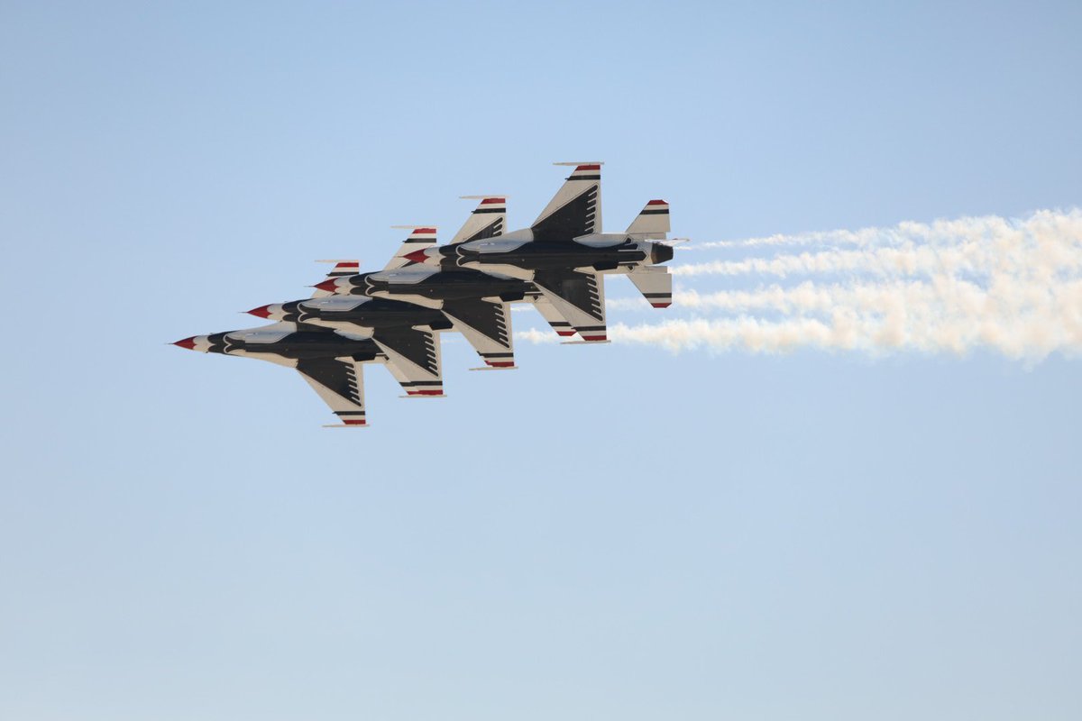 I went to the Boise Airport and got some great pics of the <a href="/AFThunderbirds/">Thunderbirds</a> practicing today. I was able to see them last year at Fairchild Air Force Base.