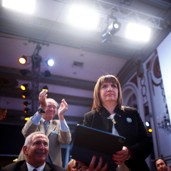 ElCatmanOk's tweet photo. #lanacion #massa #milei #cordoba #Argentina #jxc

Patricia Bullrich🦆 la única aplaudida en el Council of the Americas , Massa se arrastro como siempre y Milei dio un discurso de campaña en el lugar equivocado🤦‍♂️ https://t.co/kjrK1N4v0Z