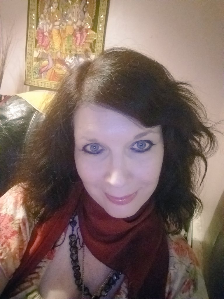 Bono66020372's tweet photo. I'm a #countrygal from #norwichnorfolk & besides, I've spent years of my life #hangingout with my #malefriends as in #hehim + I've #oneoftheboys. I get some odd #dm's on #fb & tonight a guy messaged - be my #sugarbabe + do you want a Shag? so I told him to go & f..k himself lol https://t.co/2CBPK4v1Lu