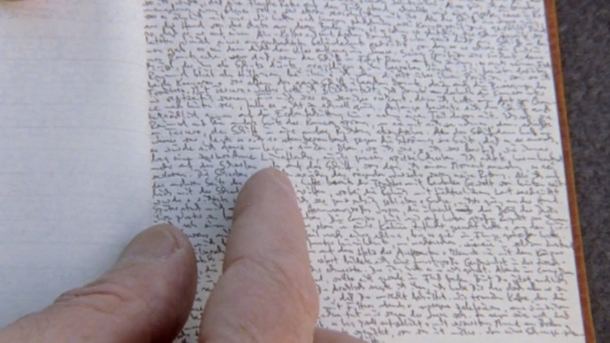tomreadsgoodok's tweet photo. @filmspotting @LarsenOnFilm @samvanhallgren Humbling asking for your retweets. I watched Herzog's My Best Friend cus of the Fandor trial for Cairo Station. He shows his notebook from Fitzcarraldo which is too small to read / in German. Filmspotting Family, WHAT DOES IT SAY??? https://t.co/Lu3RAJNlUv
