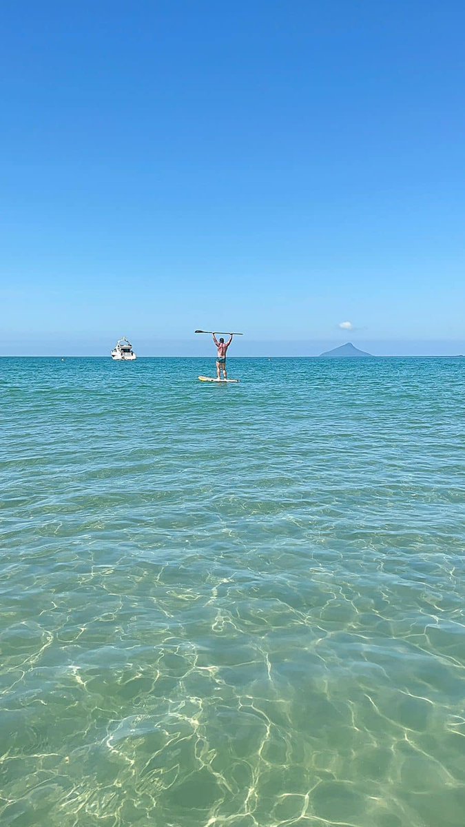 valzaoreis's tweet photo. Hoje é dia de comemorar o esporte e eu não podia deixar de aproveitar a data para postar um #tbt praticando stand up!

Aqui estou eu, curtindo o sol, o mar e fazendo umas manobras (ou nem tanto). 🌴🌝🌊

#tbt #diadoesporte #bemestar #praia #standup #santos #mar https://t.co/XAZF0fvrbG