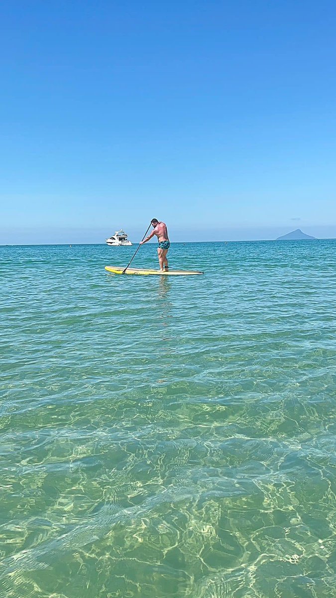 valzaoreis's tweet photo. Hoje é dia de comemorar o esporte e eu não podia deixar de aproveitar a data para postar um #tbt praticando stand up!

Aqui estou eu, curtindo o sol, o mar e fazendo umas manobras (ou nem tanto). 🌴🌝🌊

#tbt #diadoesporte #bemestar #praia #standup #santos #mar https://t.co/XAZF0fvrbG