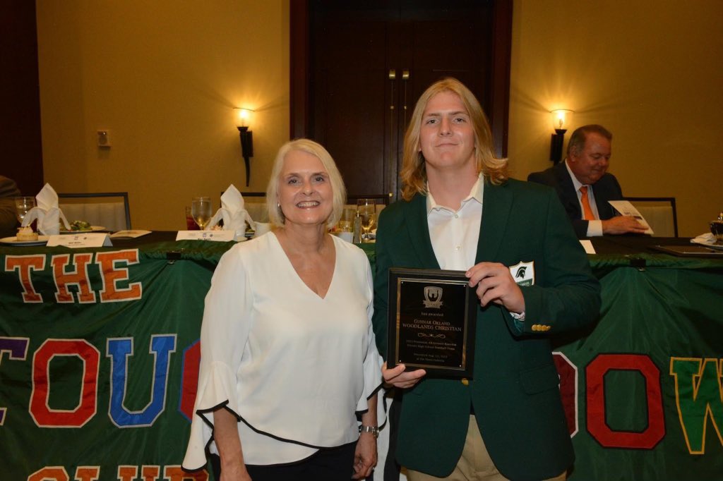 sweetv_24's tweet photo. @GunnShow1305  nominated by the @HoustonTDClub What a great evening and honor for Gunnar. #twcafootball #woodlandschristianacademy #houstontdclub https://t.co/UUnZvBMFcC
