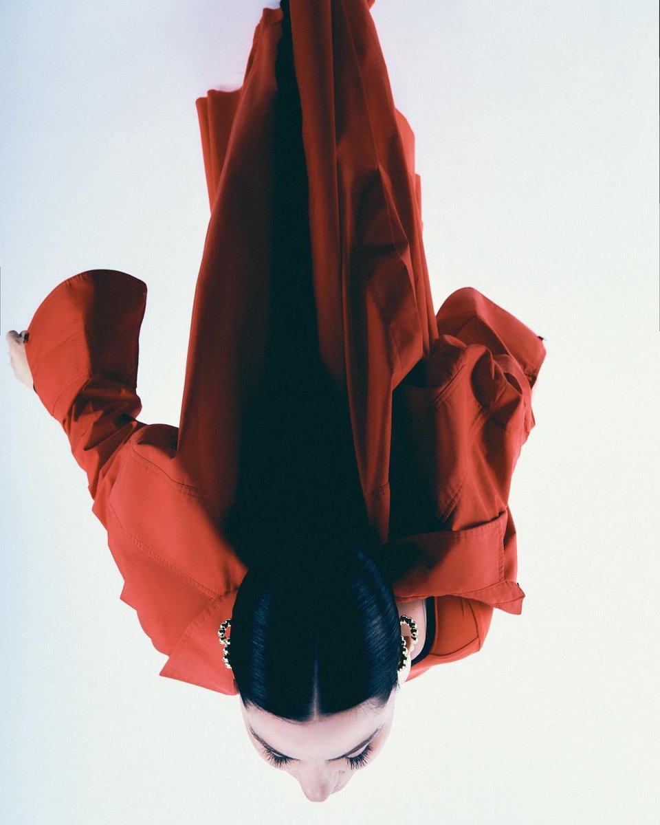 Ela entrega beleza, talento, conceito… TUDO! Nossa musa rebelde, Maite Perroni, protagoniza a nova capa da revista Numéro Netherlands. Além de estrelar cliques belíssimos, a nossa inesquecível Lupita revelou a sensação de voltar em turnê com a #SoyRebeldeTour, após o grupo ficar