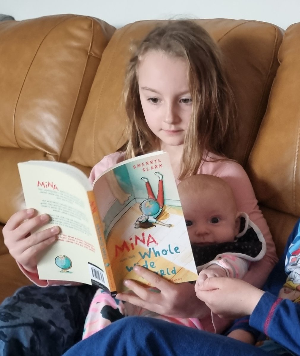 sherrylwriter's tweet photo. Lovely to see some new fans of "Mina and the Whole Wide World"! #UQP #versenovel #PMsawardwinner #childrensbooks https://t.co/F0xBxKl2Lx