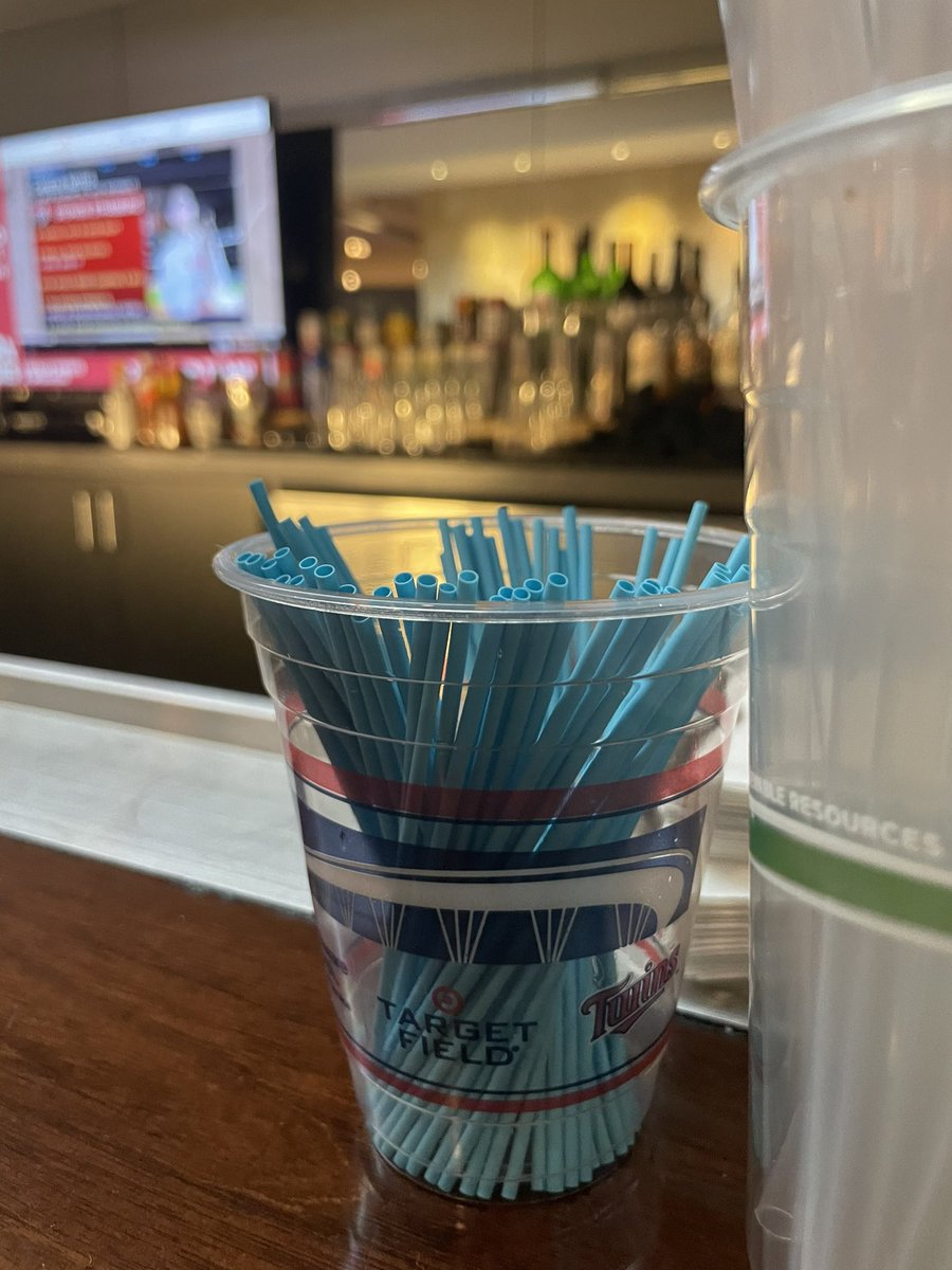 pathogan33's tweet image. Powder blue stir straws in Champions Club at Target Field. Nice touch @Twins