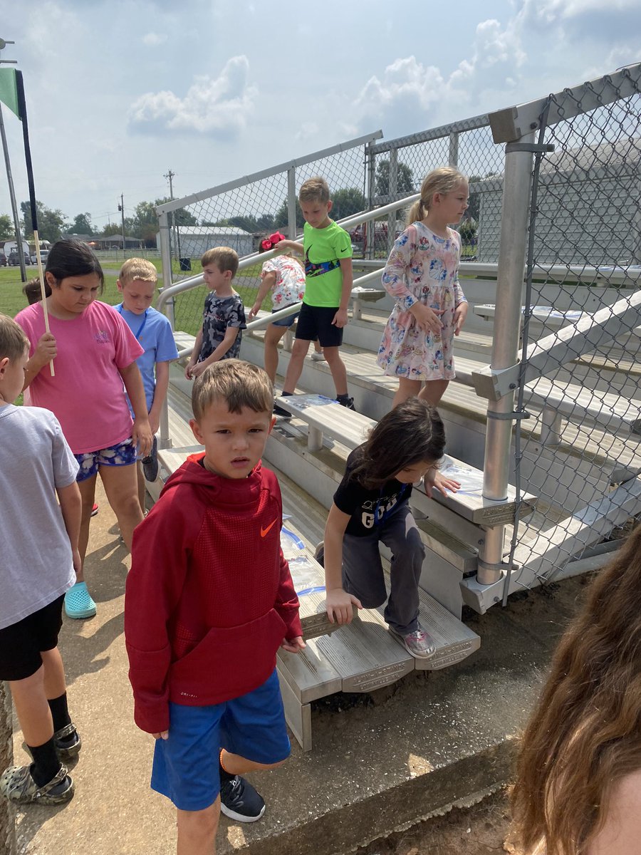 MsHill_2019's tweet photo. It was a perfect day to learn about changing states of matter! Melting candy in science for the win 🎉 @nweseagles https://t.co/ySl1FxRcTI