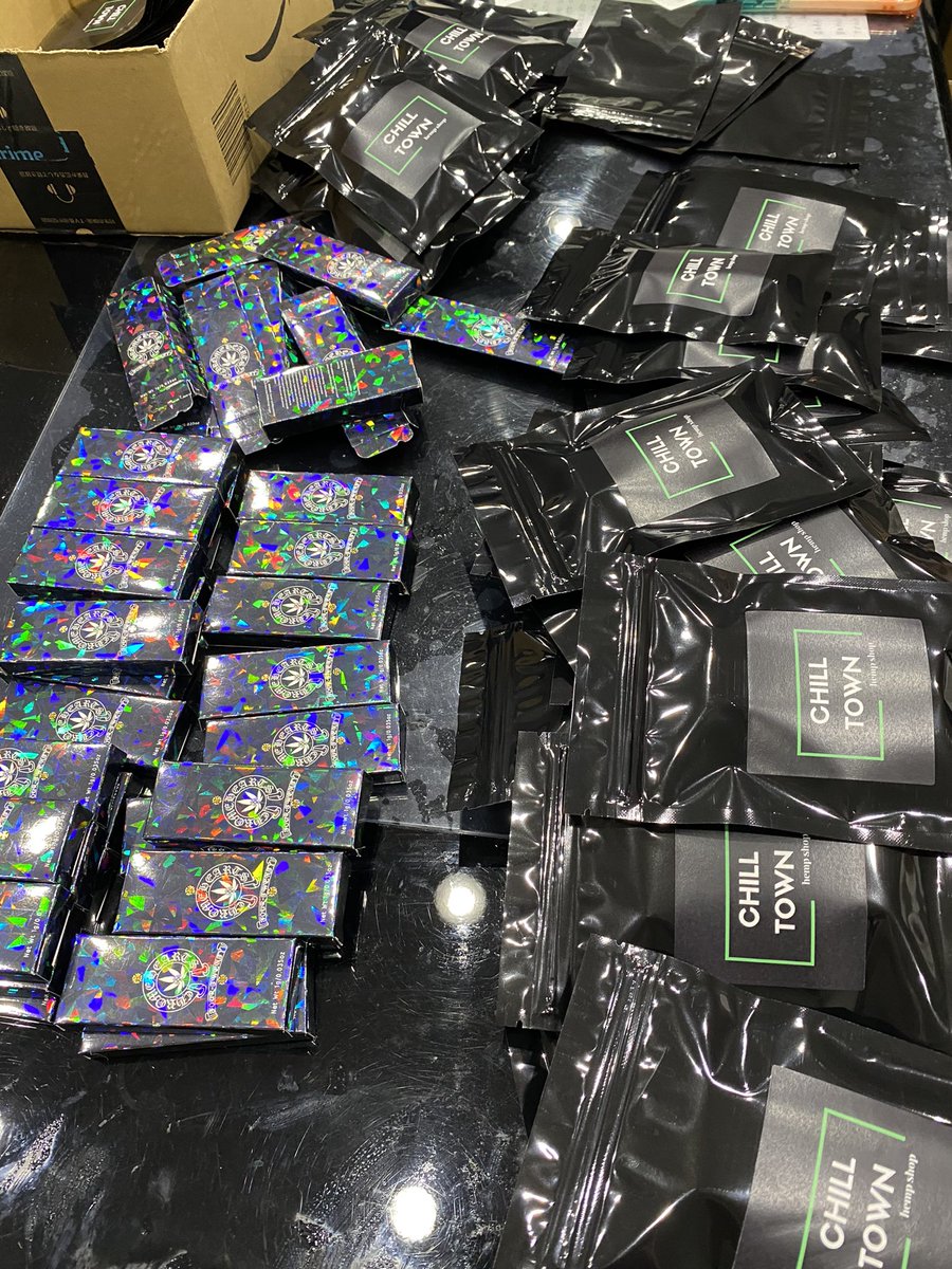 _ChillTown_'s tweet image. 〜お知らせ〜

在庫補充しました‼️

[数量限定]
HHCH × THCB Live Resin 高濃度Vape Cartridge　1ml

オリジナルパッケージ

¥16,000→¥9,800(税込)

在庫　＠６０本

商品購入はこちら
→ chilltown.shop/products/chill…

#thcb
#chilltown