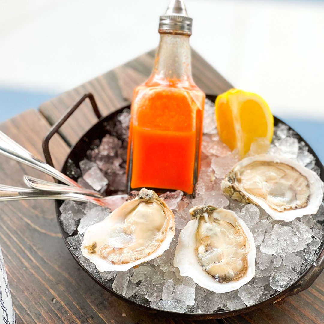 StationR3's tweet photo. If you're looking for an unforgettable dining experience, BeetleCat's upscale oyster bar &amp; cocktail lounge is the perfect choice. They feature a menu of globally inspired seafood dishes, from fresh oysters to fish and beyond, all prepared with the freshest ingredients.

📸:... https://t.co/Ul4hV7ew3A