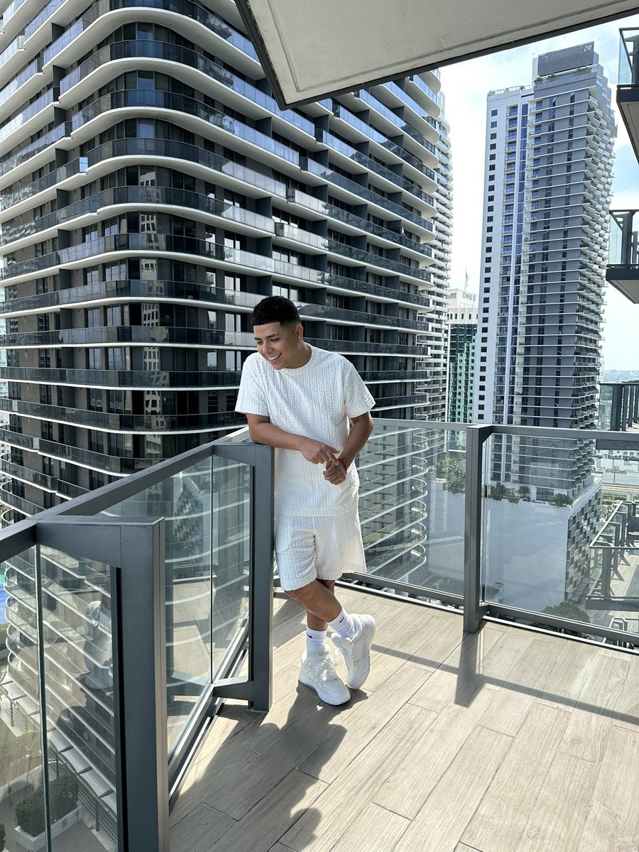 chatoomp's tweet image. idgaf 💤