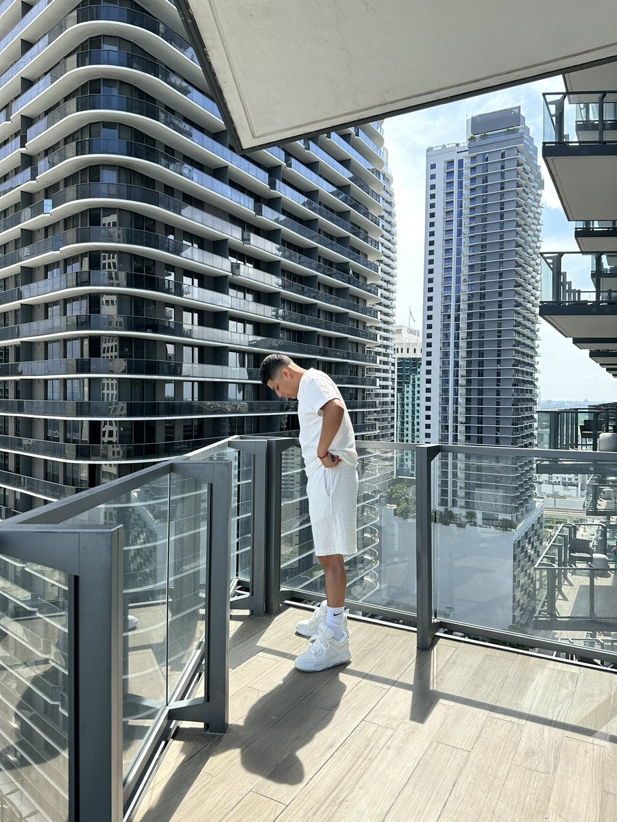 chatoomp's tweet image. idgaf 💤