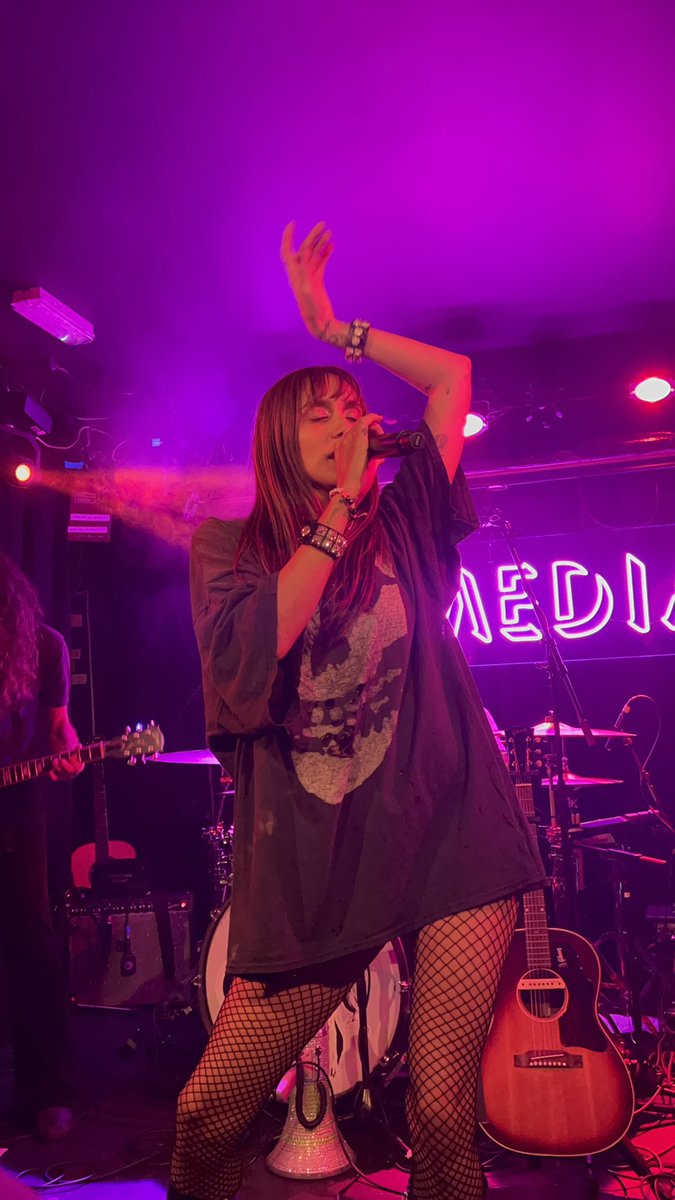 kamgigs's tweet photo. caught up with @jessejostark on the 1st night of her 'doomed' tour on 24 aug 23 at @KomediaBrighton totally sold by the opener  @coco_lost and #togethereffect gave us @mcflymusic @Busted vibes @LoutPromotions thank you @podcastdoors for getting me in #jessejostark #kamgigs https://t.co/TOAJc1yG1z