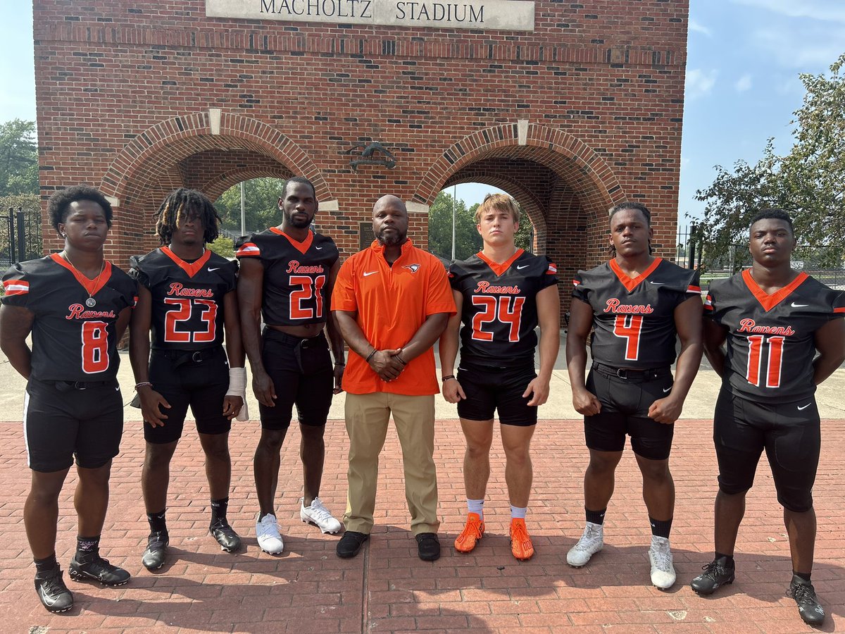 Crypto_CoachK's tweet photo. Our 2023 @AUFootball__ GroundGang! https://t.co/YSySLirXu8