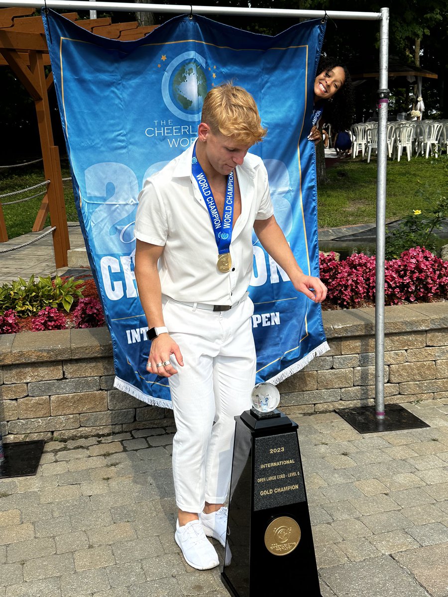 olivierjuno's tweet photo. Same pants, same watch band, same results… https://t.co/vsk4p9YKdX