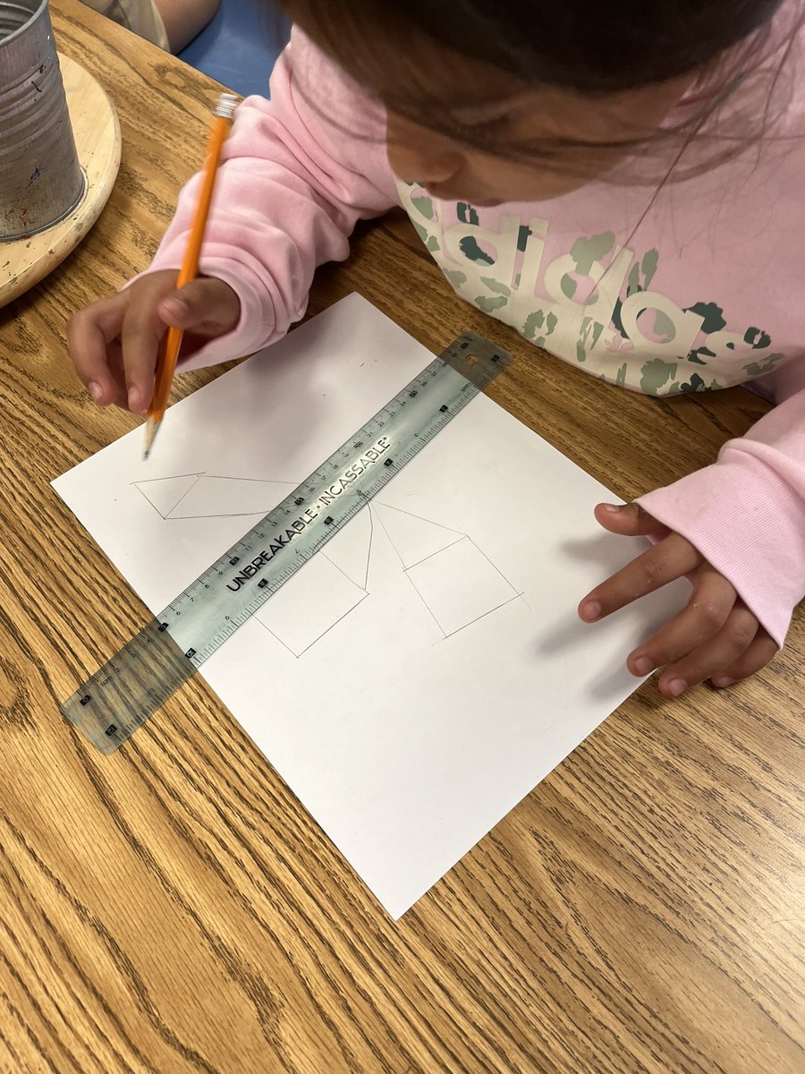 Finch_Elem_Art's tweet photo. 2nd grade working on #1pointperspective complete with a vanishing point @FinchFalcons @MISD_Fine_Arts https://t.co/poQ7qeeH7L