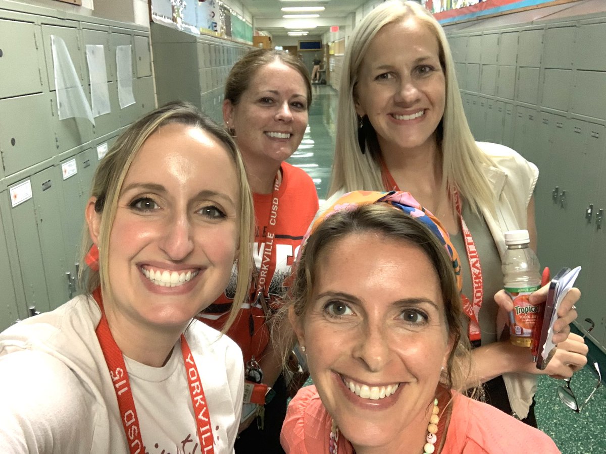 K3withMrsB's tweet photo. All of the joy in reconnecting with our students today! Nothing beats opening the door to a “MRS. BUERGER!!!” and swamped with hugs.😭❤️🦊 @Yorkville115 #YorkvilleFoxes @LFosterreads @melinda_lasky @primarykari @karaaloisio37 @115ygs @115bgs https://t.co/TnnAOkdaDH