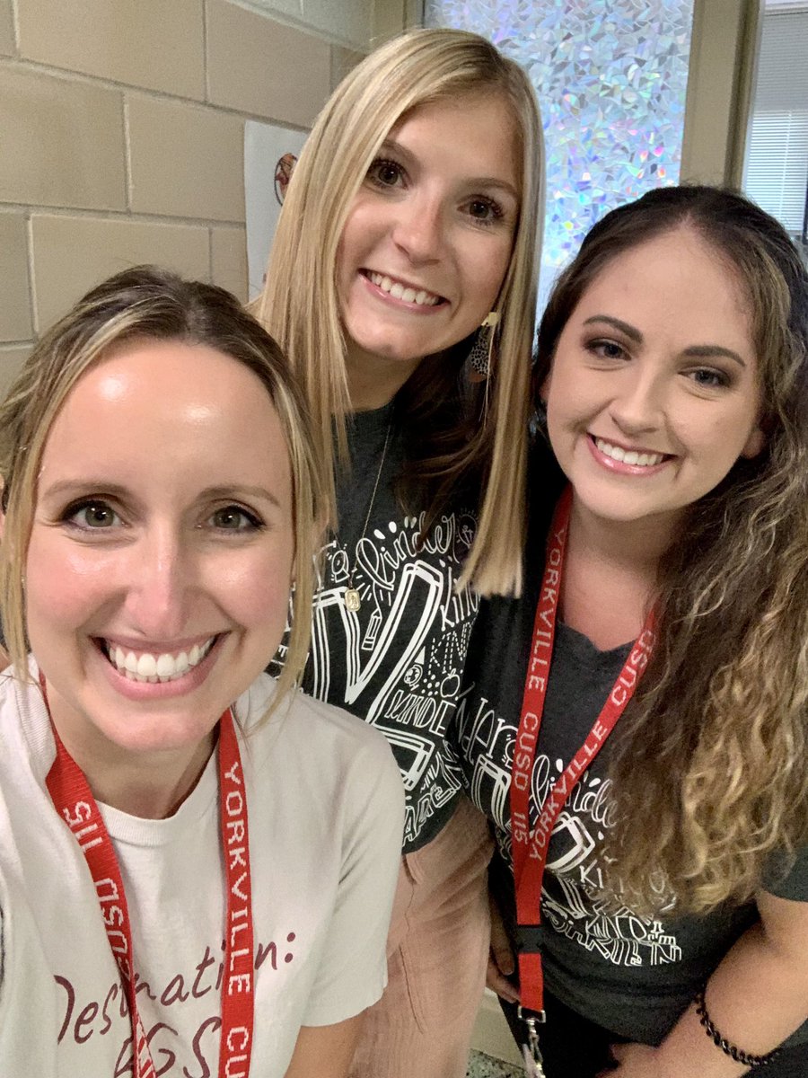 K3withMrsB's tweet photo. All of the joy in reconnecting with our students today! Nothing beats opening the door to a “MRS. BUERGER!!!” and swamped with hugs.😭❤️🦊 @Yorkville115 #YorkvilleFoxes @LFosterreads @melinda_lasky @primarykari @karaaloisio37 @115ygs @115bgs https://t.co/TnnAOkdaDH