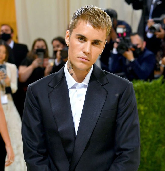 PopBase's tweet photo. Justin Bieber has hired a new lawyer to help him get out of his management contract with Scooter Braun, which he is still under for 4 more years until 2027, Billboard reports. https://t.co/LdZWEr4iVA
