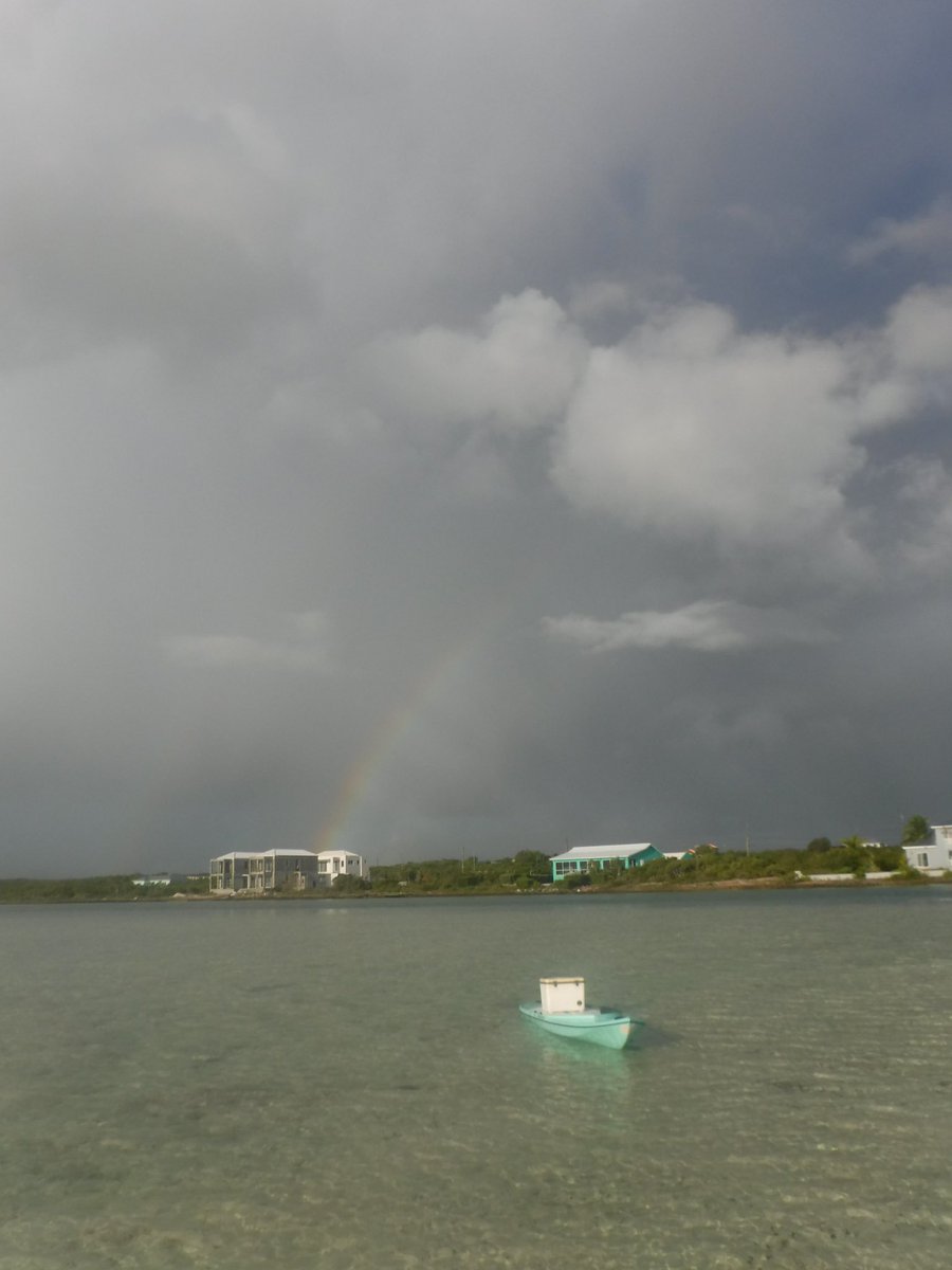 BonefishBananas's tweet photo. Catching the edge of #stormFranklin, wind from north for a change… https://t.co/epRKz70vZl