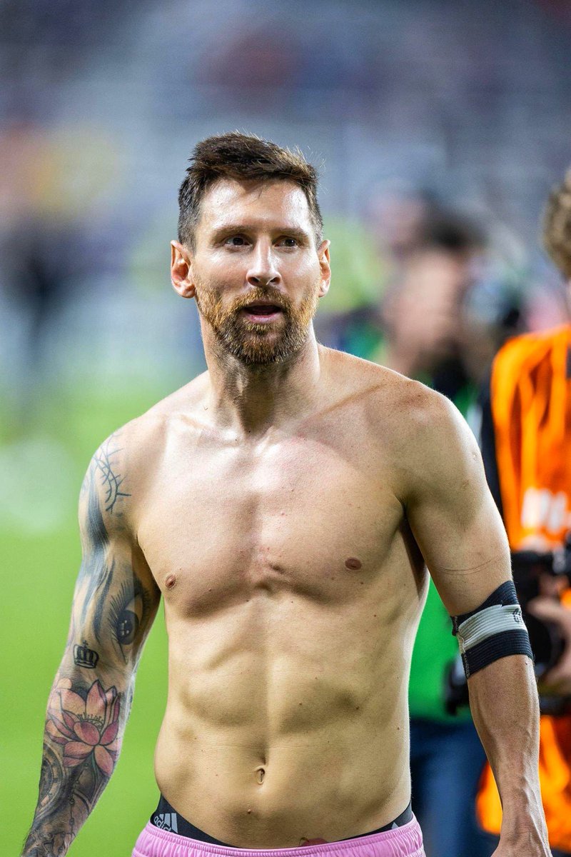 Messias30_'s tweet photo. No podés ser tan fachero, hermano. https://t.co/79Ftb4BtIF