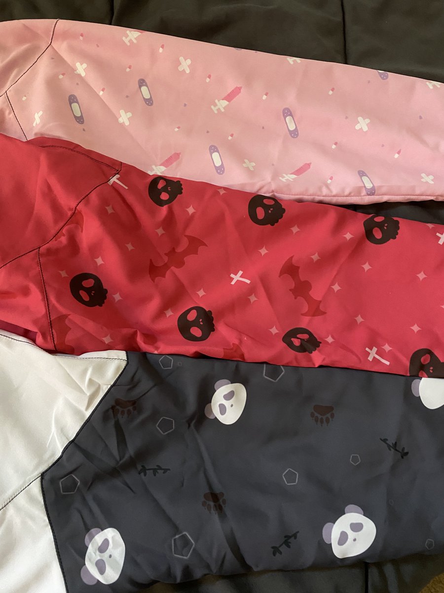 sketchipanda's tweet photo. Windbreaker samples came in today! Super happy to be making my own apparel 😭 womens croptop style. Still waiting on the mens style https://t.co/nFWRZ4SOjr