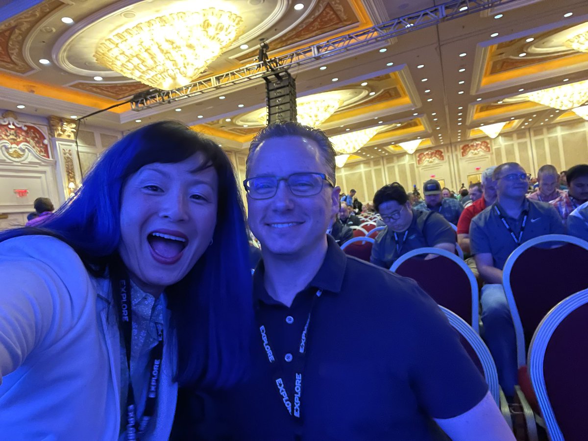 BettyJunod's tweet photo. Flashback to Monday and #SpringOne with @michaelminella #vmselfie #VMwareExplore https://t.co/PomDo2HYoO
