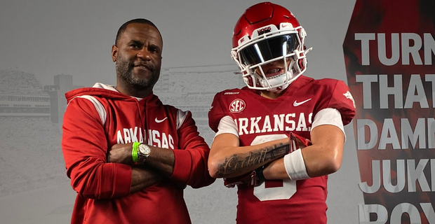 DannyWest247's tweet photo. Bellflower (Calif.) St. John Bosco 2026 ATH (DB) Tay Lockett has committed to Arkansas. Offers include USC, Oregon, Georgia, Oklahoma, FSU, Penn State, Auburn. He talks about the decision here #Arkansas #Razorbacks #WPS (FREE): https://t.co/V5Y9971bI7 https://t.co/LUHgDHHw7c