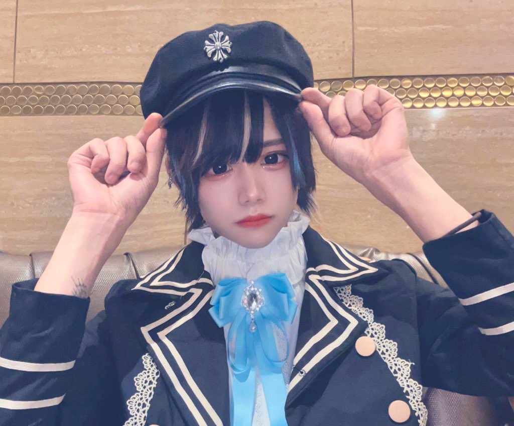 rukia_bugbear's tweet photo. みんなおはよぉ
←通常→女装「コスプレ」
早くコスプレライブがしたいです。 https://t.co/VWerYZEH7A
