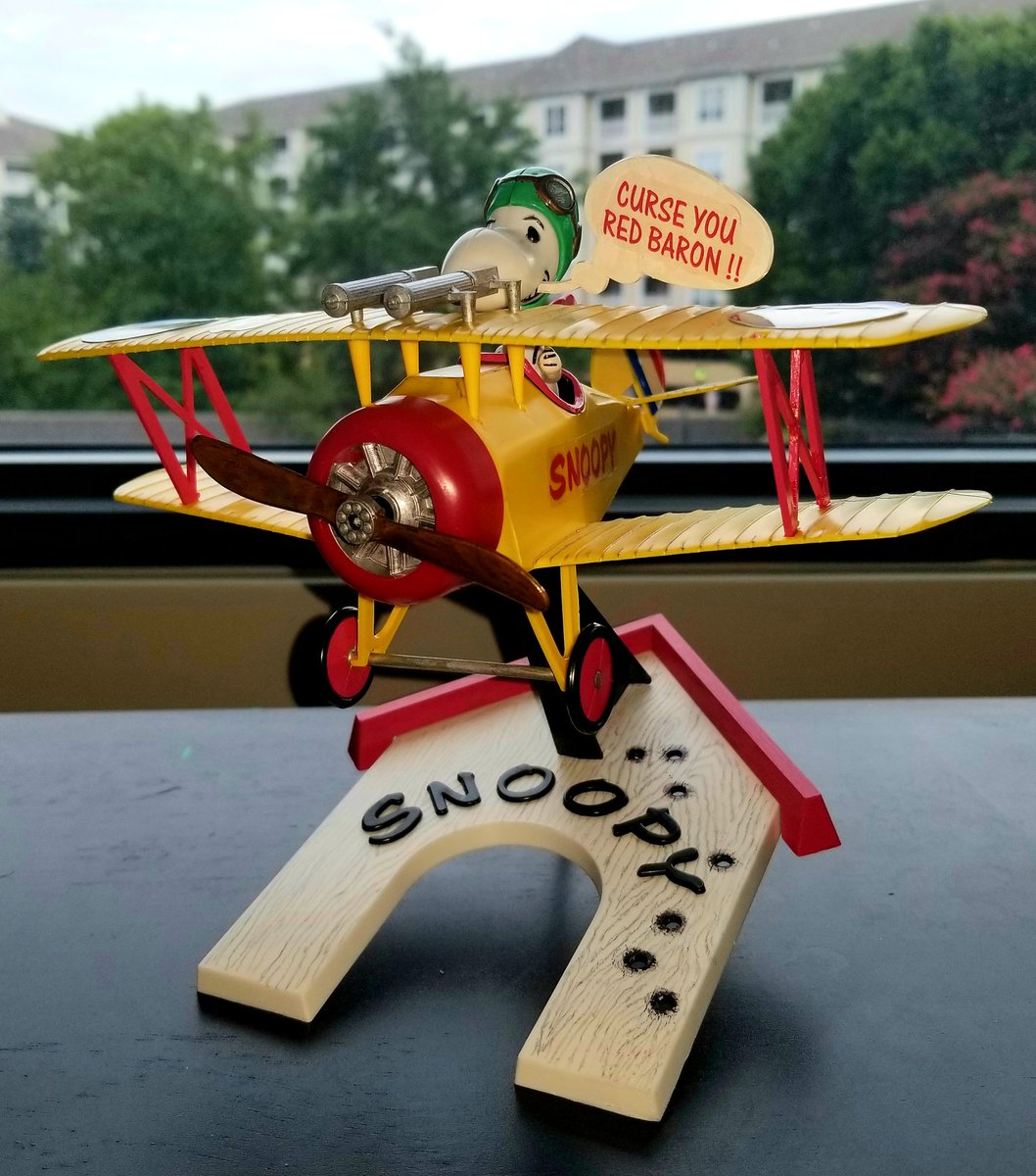 DU_hockeygirl40's tweet image. This was a cool find I found at HobbyTown. The plastic is nowhere near the quality of gunpla but the design was simple and the propeller came with a motor. #Snoopy #Peanuts #AtlantisModels #HobbyTown