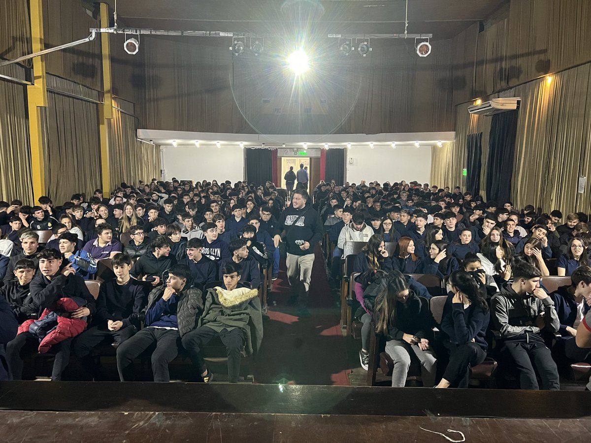 RoberBenegui's tweet photo. 🗣️Seguimos conversando sobre voto joven con las juventudes de toda la provincia. Hoy estuvimos en Firmat junto a @FranStampone en el encuentro de juventudes organizado por el #PoloCultural

🗳️Santa Fe fue la última provincia en habilitarlo para las elecciones de este año. https://t.co/UYA4abysc1