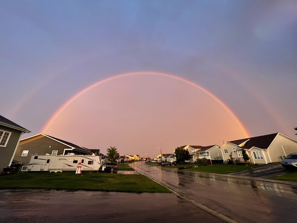 B’ys oh b’ys! 😍😍🌈✨ #NLwx

#GanderNL #ExploreNL #NewfoundlandAndLabrador 
@EddieSheerr @a_brauweiler @KelseyMcEwen