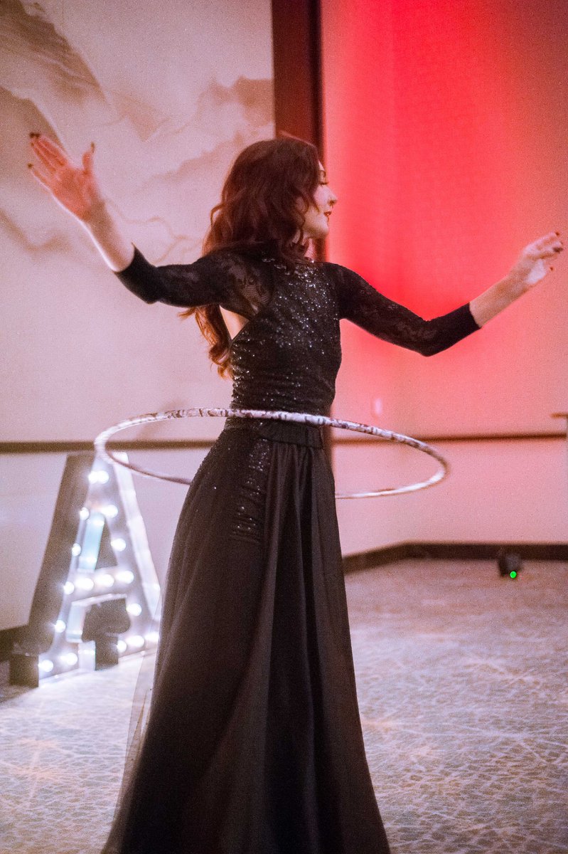BlyreCpanx's tweet photo. Hoop Witch 
🖤🕸️🕷️💃🏻🕷️🕸️🖤
Hoop Dancing for a corporate cocktail party at Resorts World Las Vegas 🎰 
Photos by Wyatt M. 📸 
#hoopdance #hoopdancer #hoopdancing #travelingshowgirl #lasvegasperformer #dancer #travelingperformer #travelinghooper #performer #performanceartist https://t.co/nc2ss4mLPt