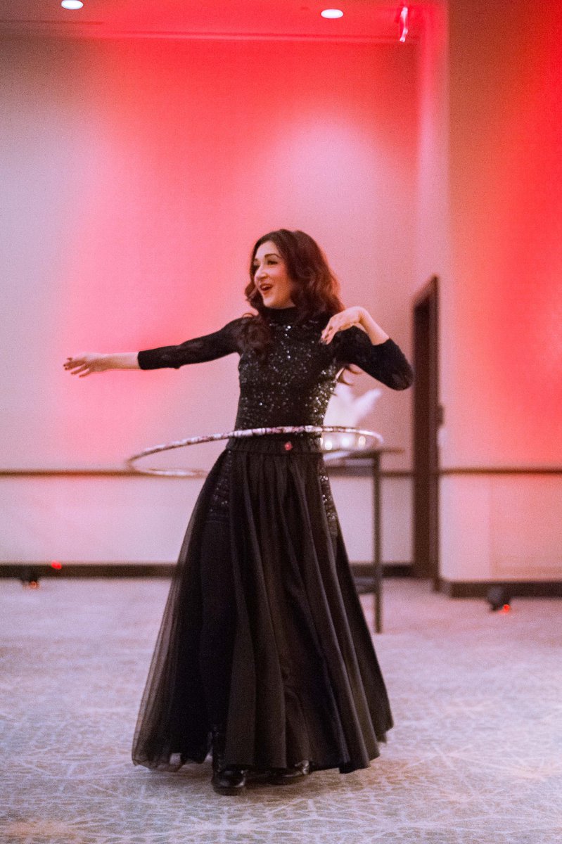 BlyreCpanx's tweet photo. Hoop Witch 
🖤🕸️🕷️💃🏻🕷️🕸️🖤
Hoop Dancing for a corporate cocktail party at Resorts World Las Vegas 🎰 
Photos by Wyatt M. 📸 
#hoopdance #hoopdancer #hoopdancing #travelingshowgirl #lasvegasperformer #dancer #travelingperformer #travelinghooper #performer #performanceartist https://t.co/nc2ss4mLPt